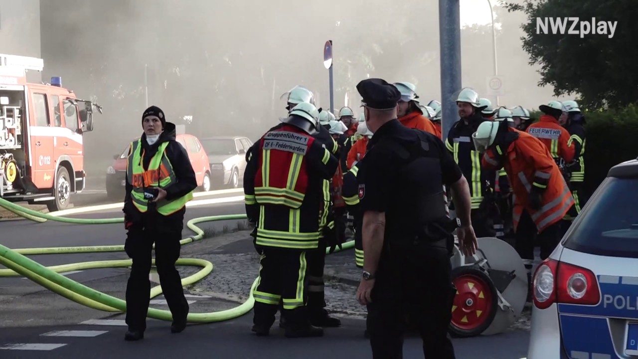 Großbrand in Wilhelmshaven: Altenheim in Flammen