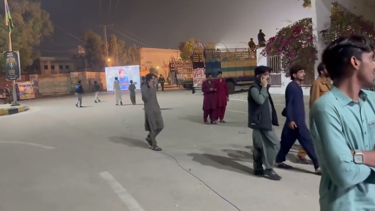 PSL Fever But Imran Khan is Still Alive in Niaz Stadium Hyderabad.