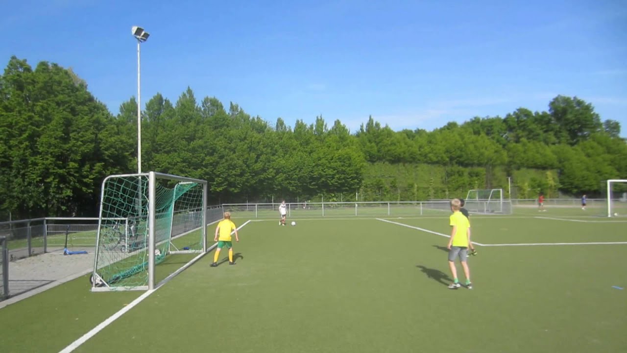 Fu&szlig;ball Trick #18 - Kopfball nach Flanke