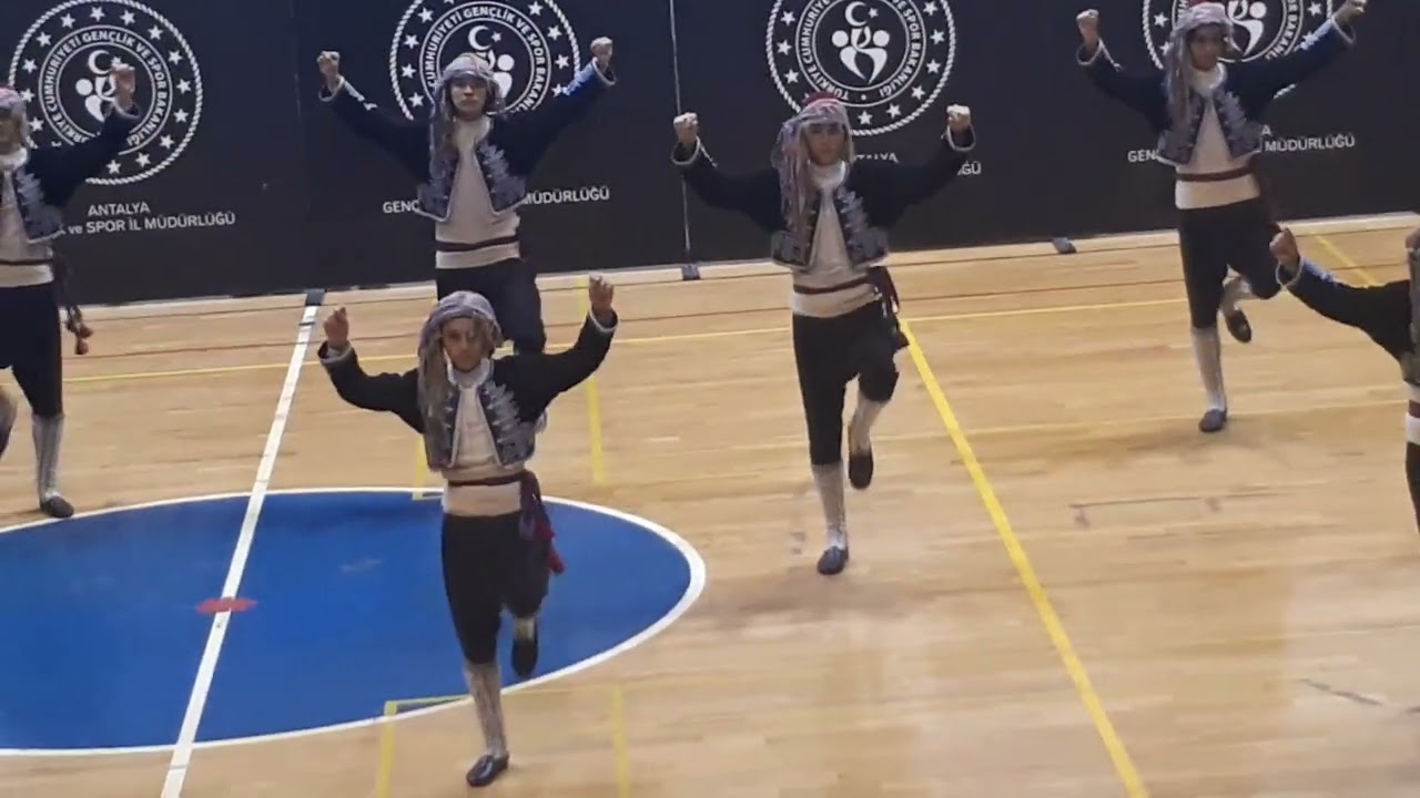 Yörem halk oyunları Antalya birincisi 2022