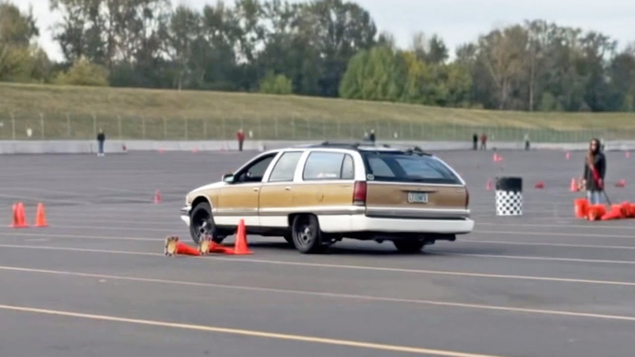 Buick Roadmaster Estate Wagon Autocross, pt. 2