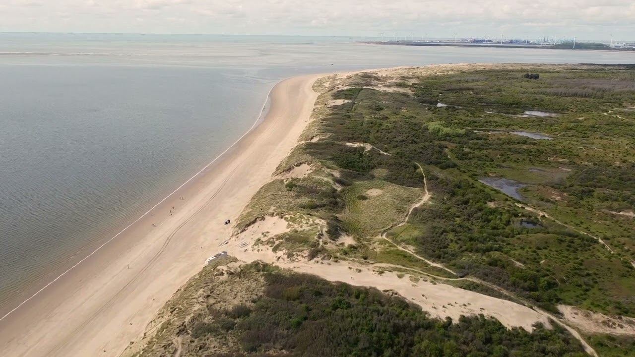 Drone vlucht Badstrand en Waterbos Rockanje