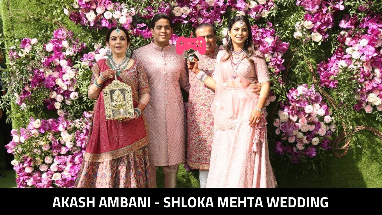 Akash Ambani Poses With Nita, Mukesh & Isha | Akash Ambani-Shloka Mehta Wedding 2019
