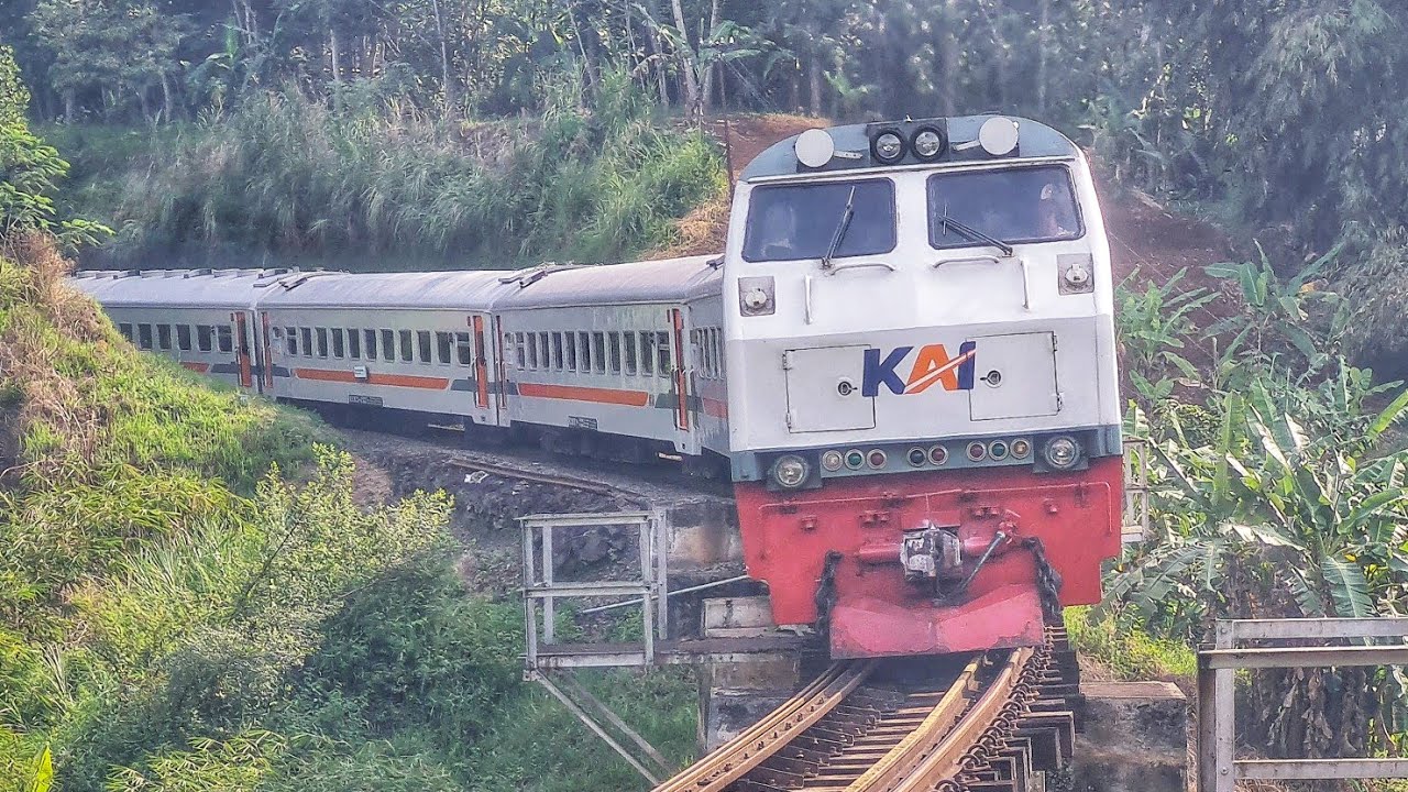 RATUSAN ORANG KEHILANGAN NYAWA DI JALUR KERETA TENGKORAK PALING BERBAHAYA !