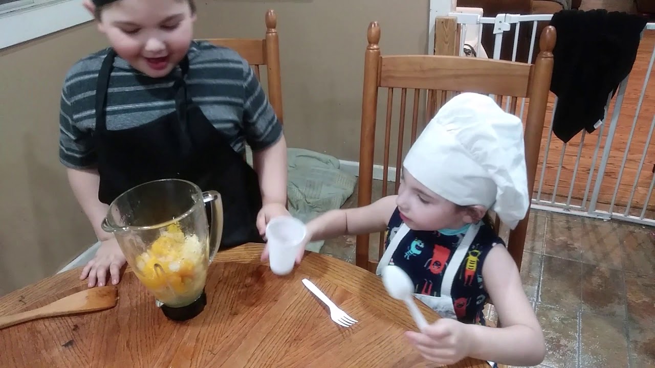 CHEF SAMANTHA MAKES FRUIT COCKTAIL SORBET (Chef Frankie shares the spot light with his little sis )