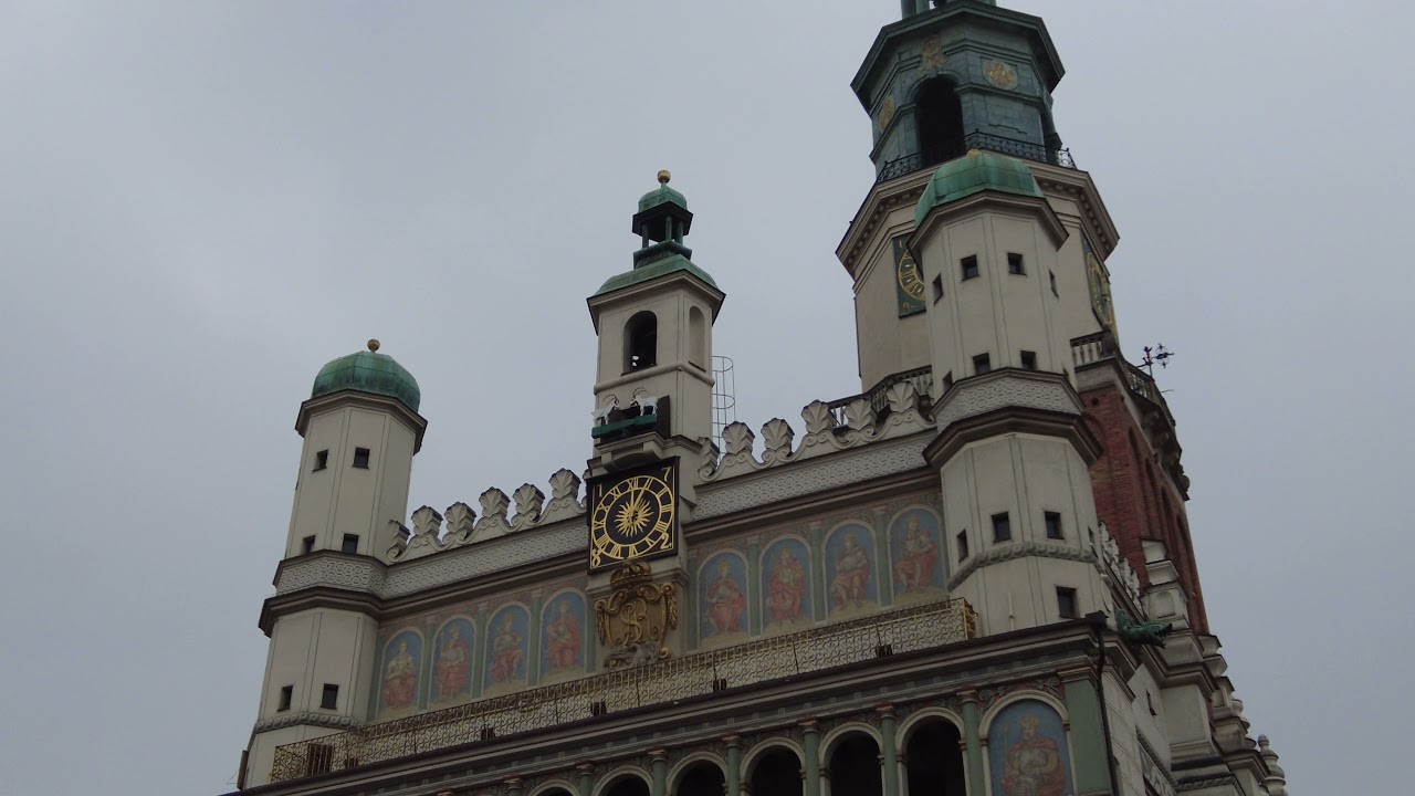 Poznań Goats in the Town Hall Clock Tower. Everyday at 12 Noon - Poznan Poland - ECTV