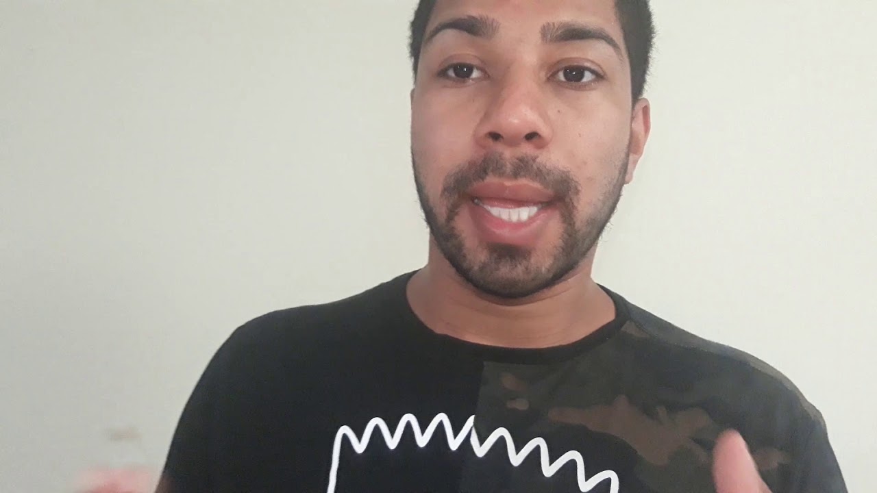 ASMR em português  - Maquiando você  pincel na tela.