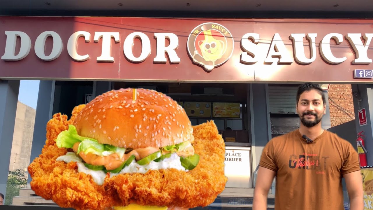 Biggest burger Gujranwala DOCTOR SAUCY || Gujranwala food street #yummy #food #tasty