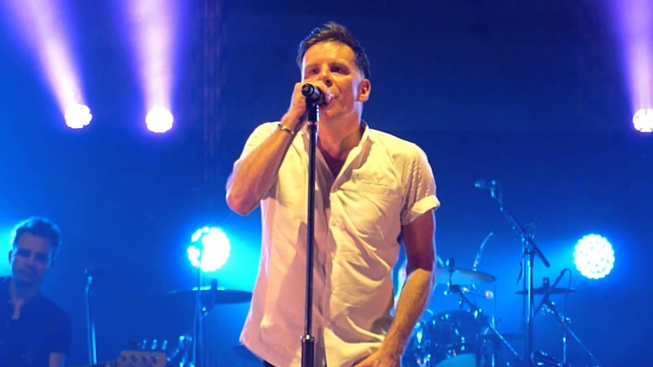 Deacon Blue - Dignity (Live - O2 Apollo, Manchester, UK, Dec 2013)