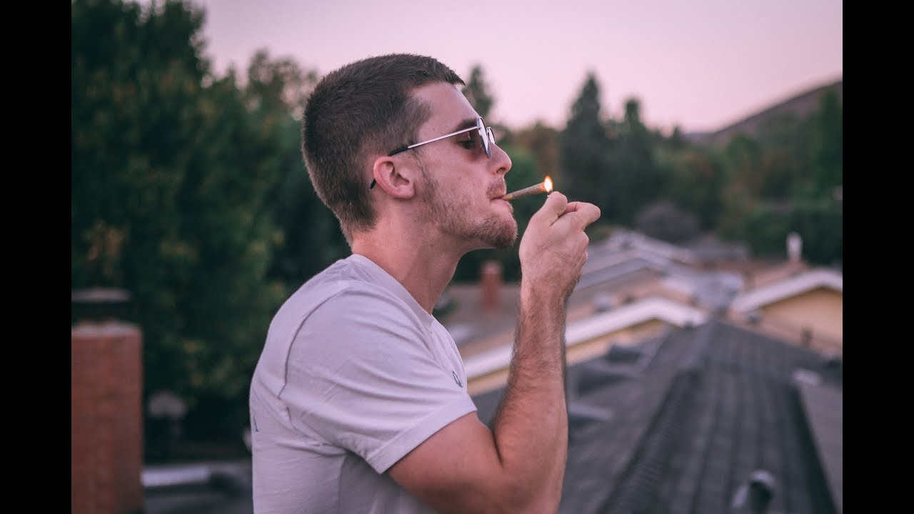 How to ROLL a JOINT for the FIRST TIME