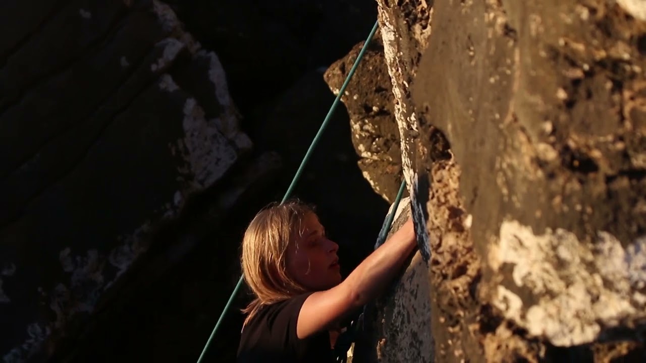 BOULDERING FOR BEGGINER. Escalada em Ericeira, Praia do Lizadro. Portugal