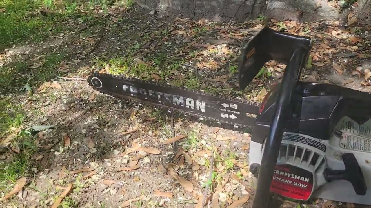 Craftsman chainsaw 2.0 16 inch bar. cold start. little monster