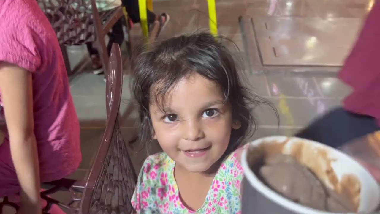 Mehndi shadi aur humlog ice cream khane gye#jaa k dekho#like share nd subscribe 