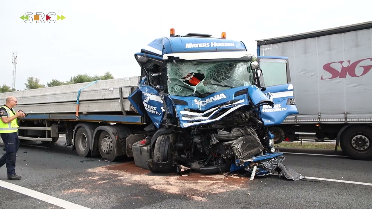 Twee gewonden bij zwaar ongeval op de A15