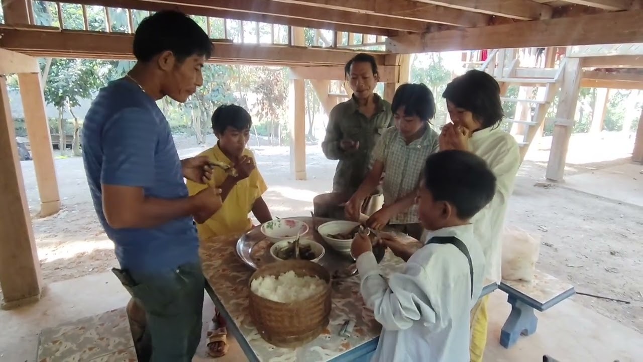 เริ่มดื้อหัวแข็งไม่ฟังใครแล้วนะบ่าวนูน คนป่า เผ่าตองเหลือง ຄົນປ່າ ເຜົ່າຕອງເຫລືອອງ