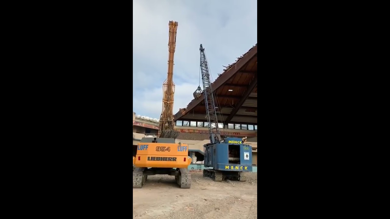 Abbruch der Königstherme mit Liebherr R 954 B-V Longfront und Menck M152/Luff abbruch