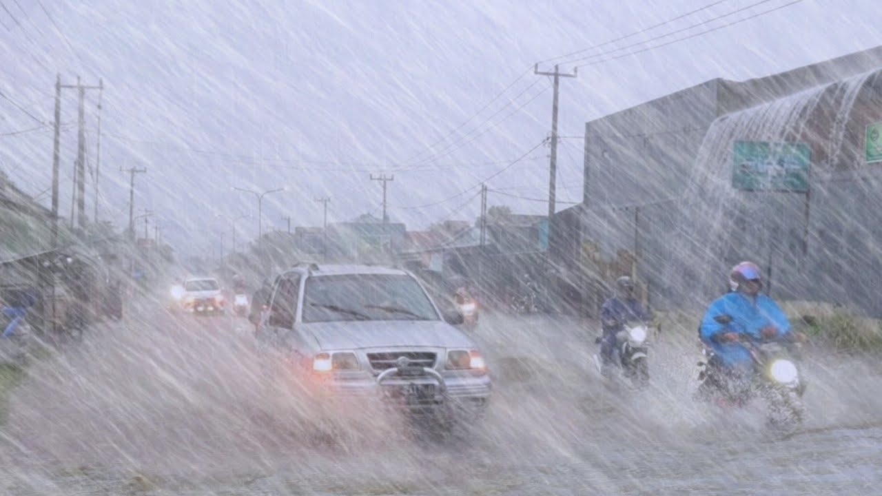 Гнев мегашторма обрушивается на небесную деревню 🌧️