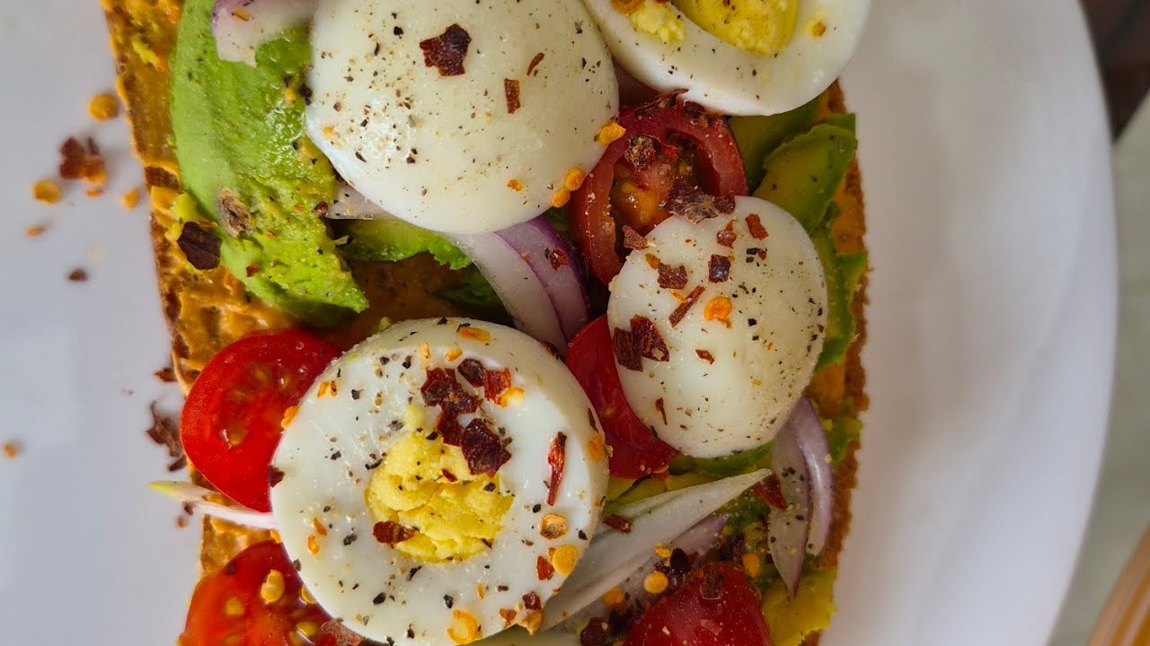 “This Avocado Egg Toast Will Change Your Mornings Forever!”🥪🫒🧆