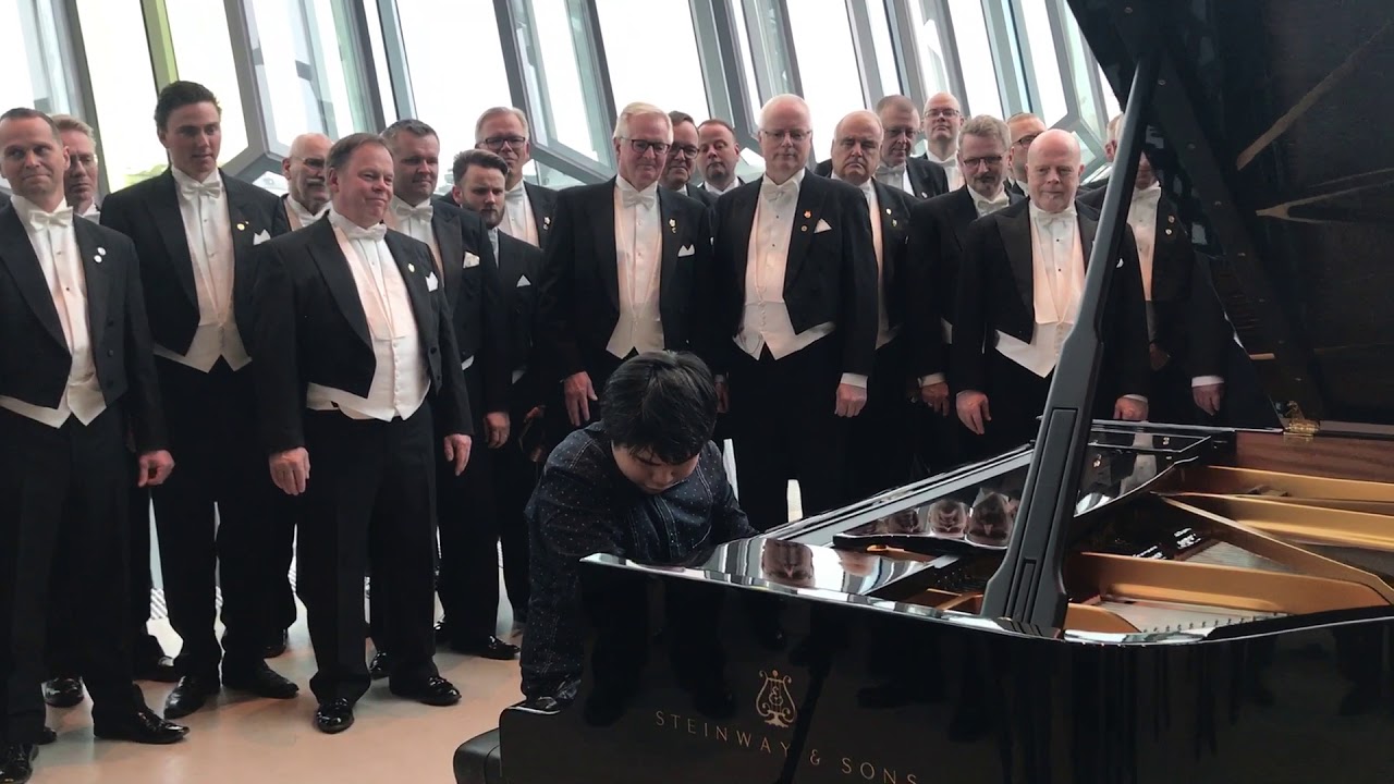 Nobuyuki Tsujii plays in Harpa for Fóstbræður Male Choir in Iceland