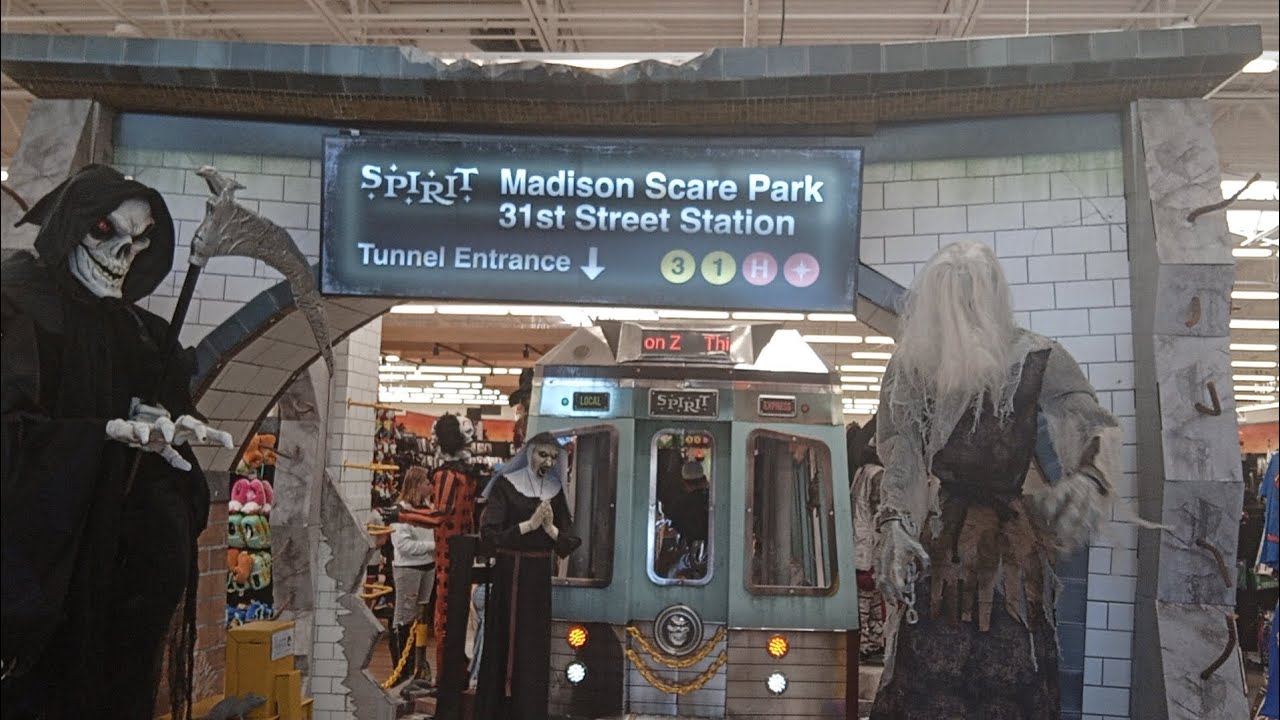 Spirit Halloween 2025 review :O