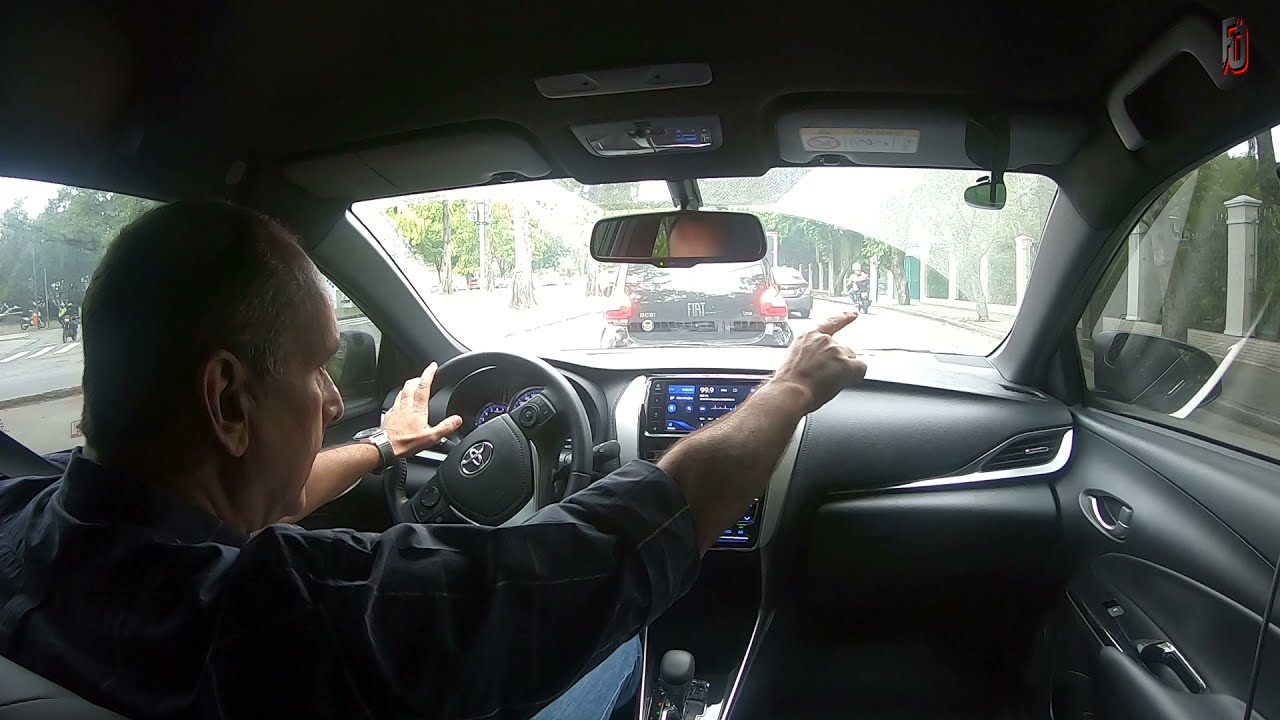 Consumo na gasolina do Toyota Yaris em trânsito pesado na Cidade do Rio. Assista e veja o resultado.