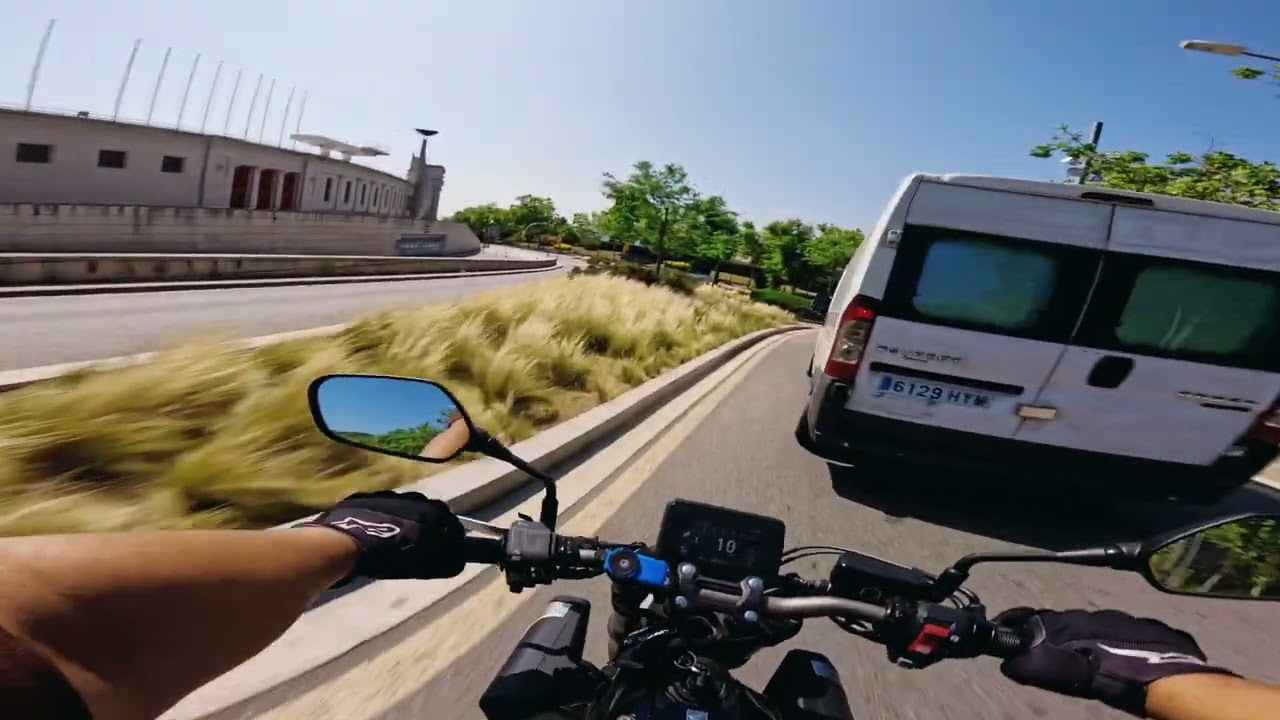 Honda CB650R E-Clutch Ride Through Montjuïc | Barcelona Streets