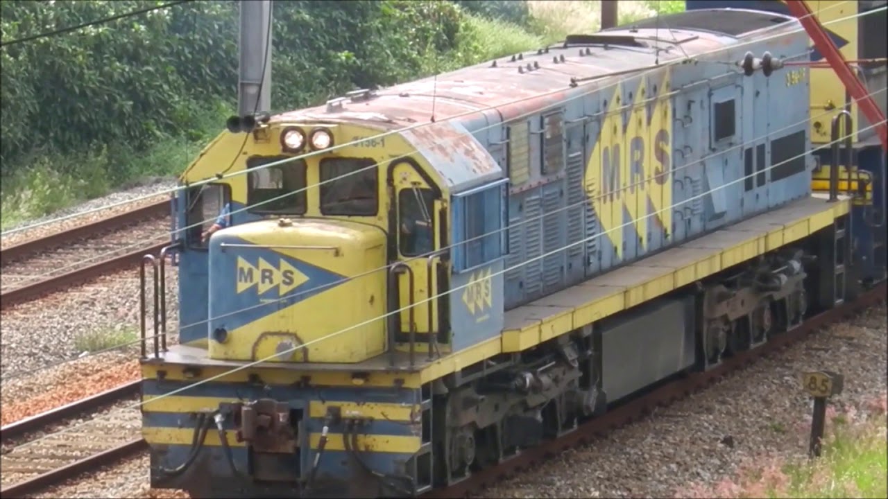 Locomotiva u20c 3156-1 mrs  Líder no trem cargueiro