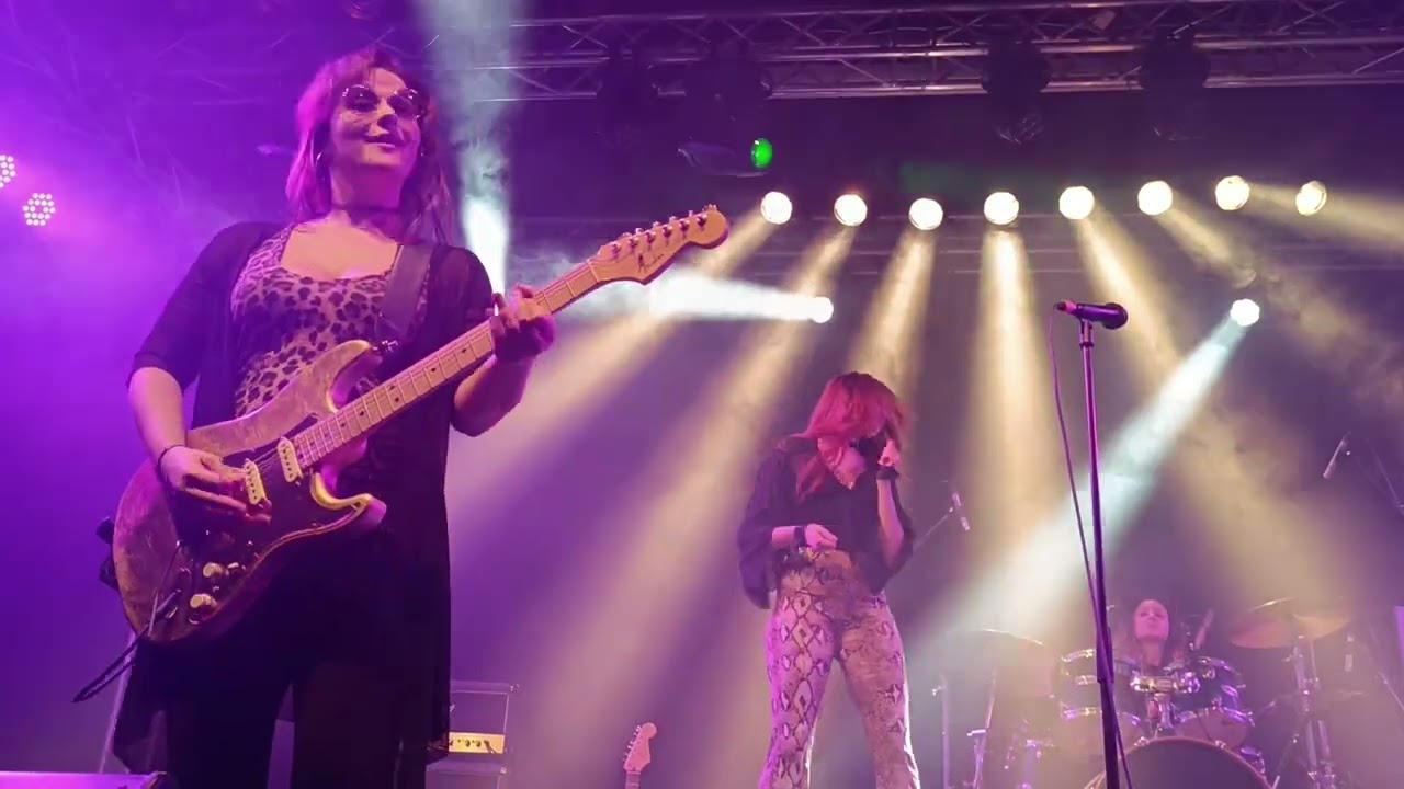 Strange Kind of Women 🎸💥👍🏻