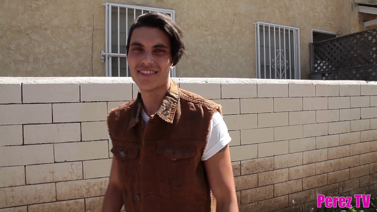Glee's Samuel Larsen Takes Us Behind The Scenes Of His Sexy Photo Shoot! See It HERE! | Perez Hilton