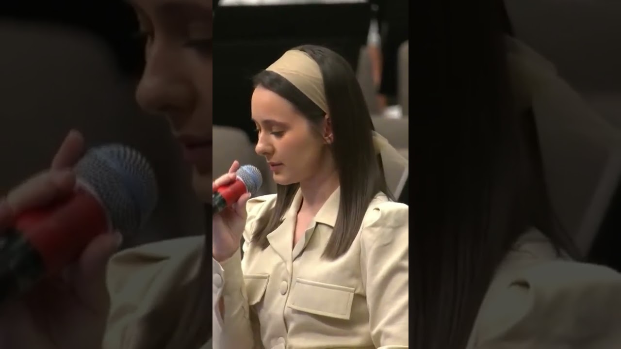 Mulți și-au schimbat astăzi &icirc;n lume, Isus Cristos, El nu se schimbă Căci tot Același a rămas.