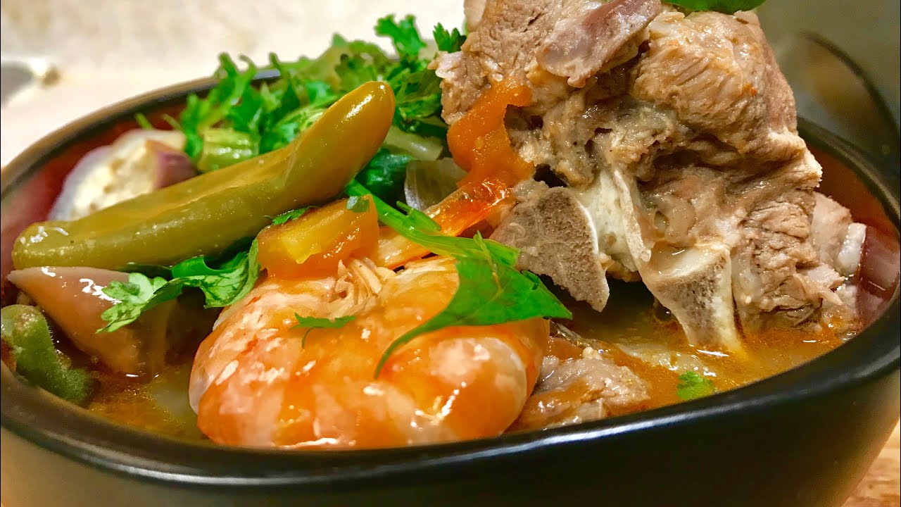 Sinigang na Baboy at Hipon (Filipino Sour Pork/Shrimp Soup)