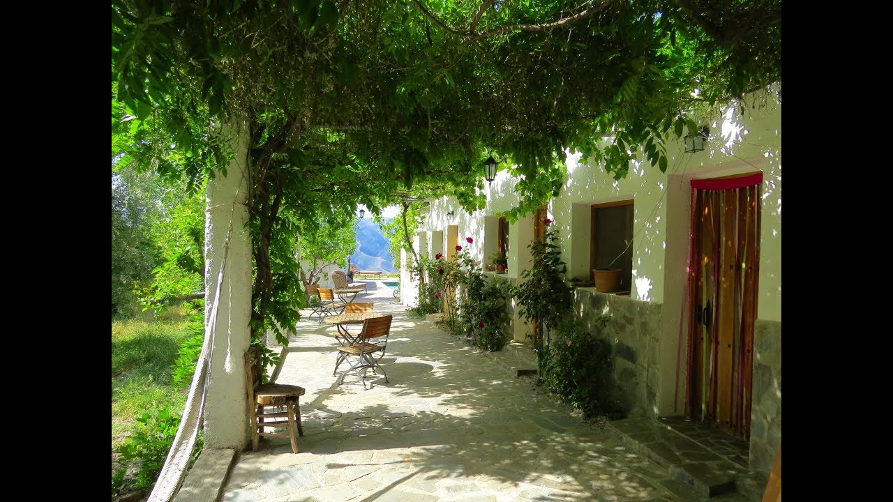 ORGIVA Large Cortijo, Six bedrooms, Swimming Pool and Land