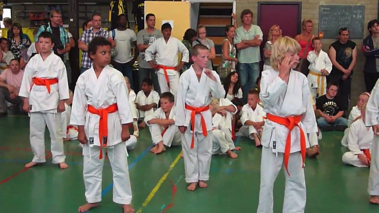 Karate examen voor de groene band