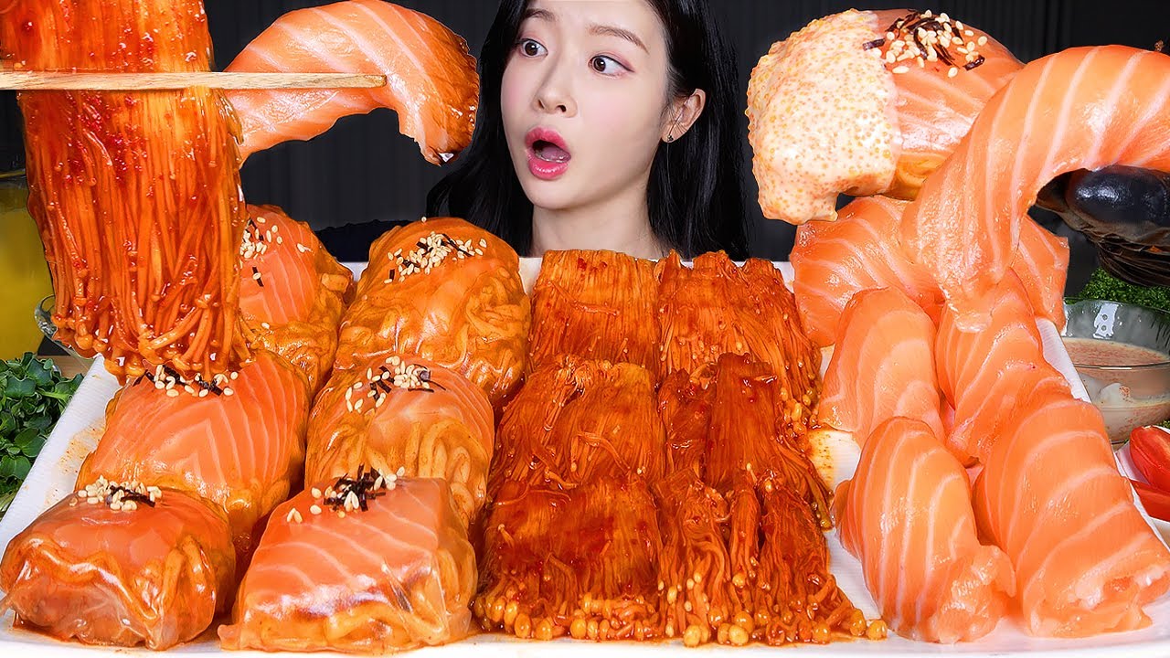 ASMR MUKBANG | ОСТРОЕ КОМБО 🔥 Булдак-роллы с лососем 🔥 Гигантские суши с лососем и острые эноки