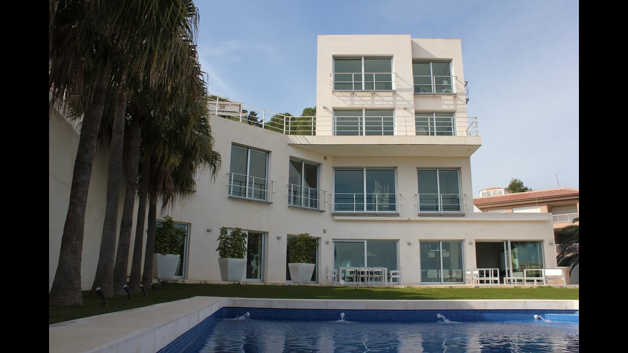 Вилла на первой линии в Кампоамор. Villa en Campoamor id CV 005