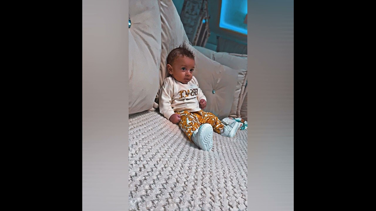 ZSÜLI - Zuraja bischawel shi karing pesko rom o Wajda pe penge 2 bershengo kamimasko gjes