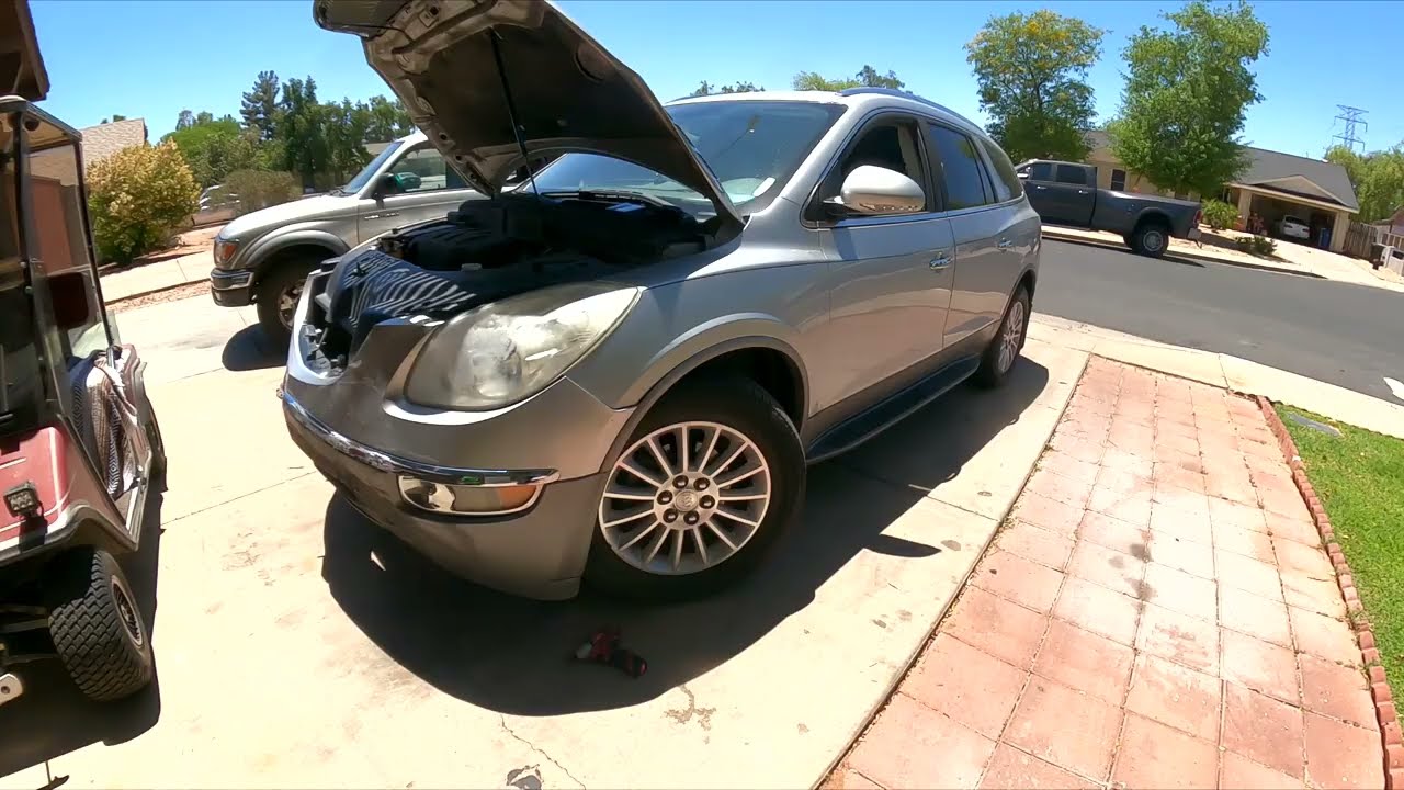 Замена лампочек в передних фарах Buick Enclave 2008 года выпуска. ПРОСТАЯ РАБОТА
