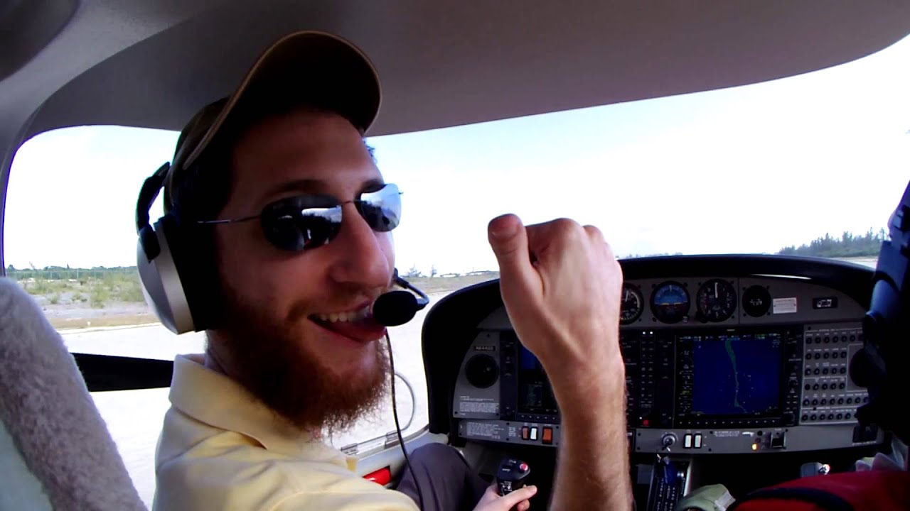 Flying a DA40 to Bahamas