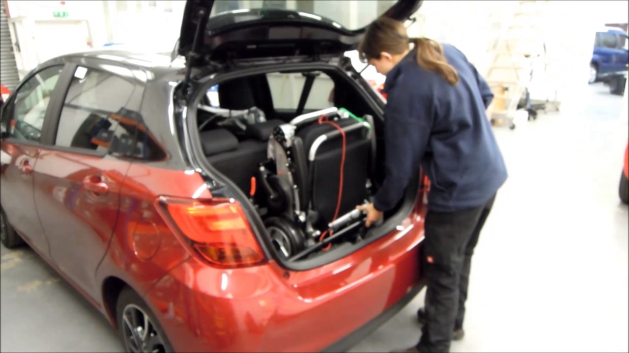 40kg Hoist fitted into a Toyota Yaris