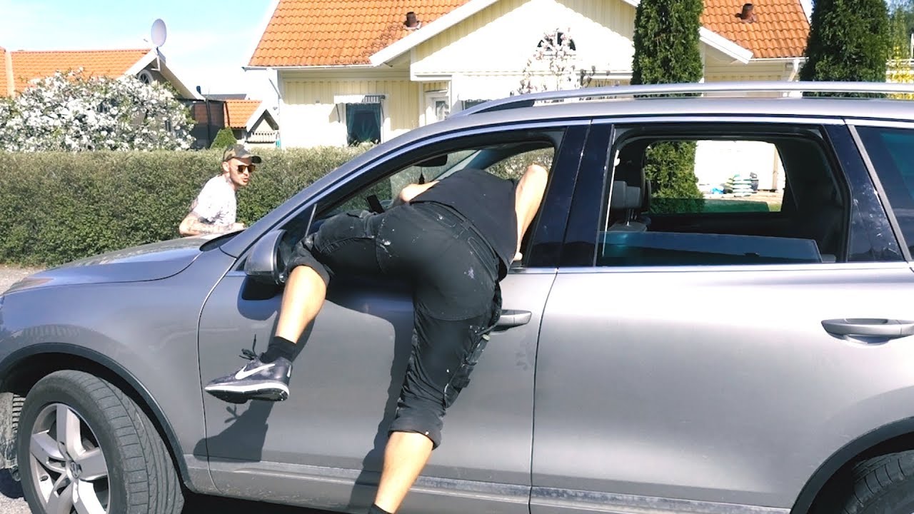 HAN STJÄL BILEN