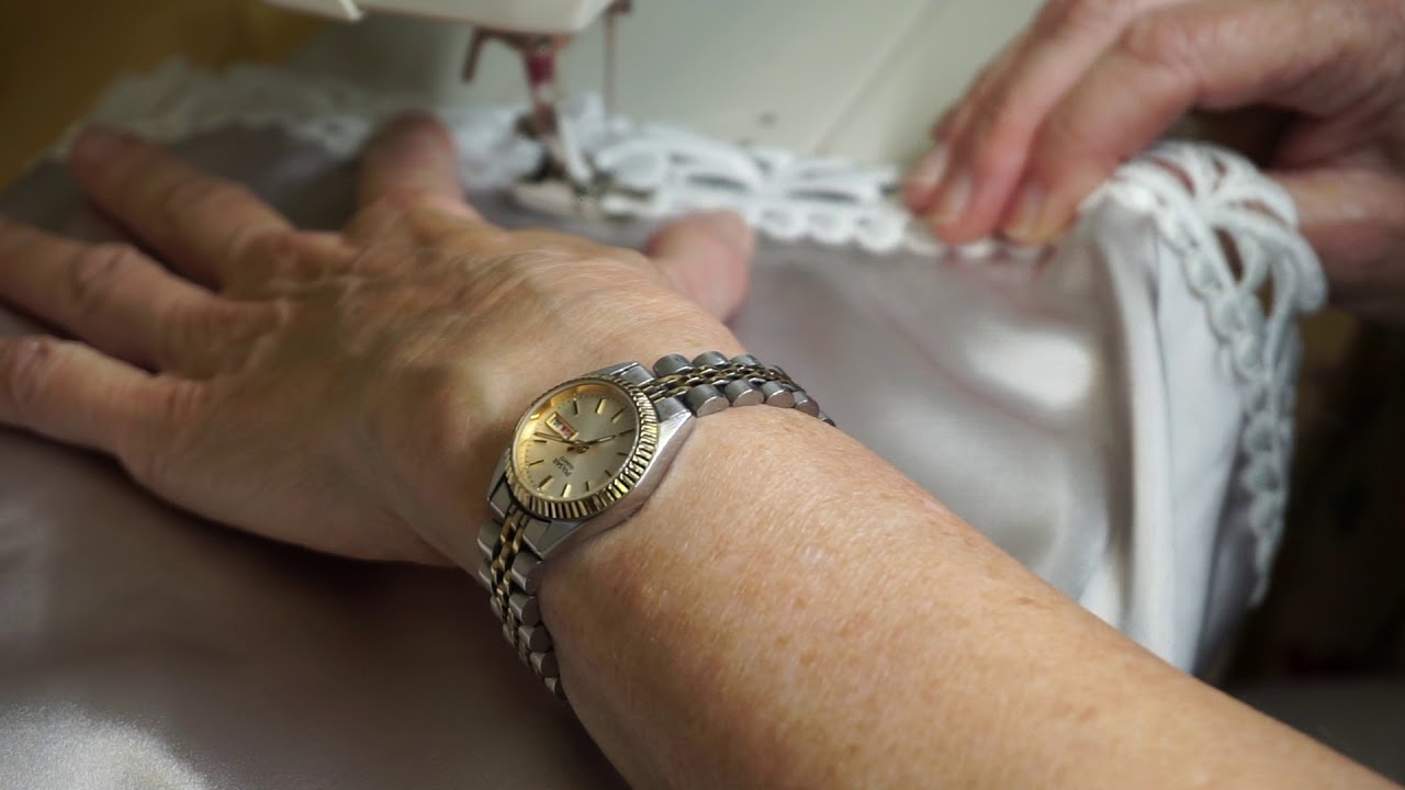 How to Apply Lace Edging