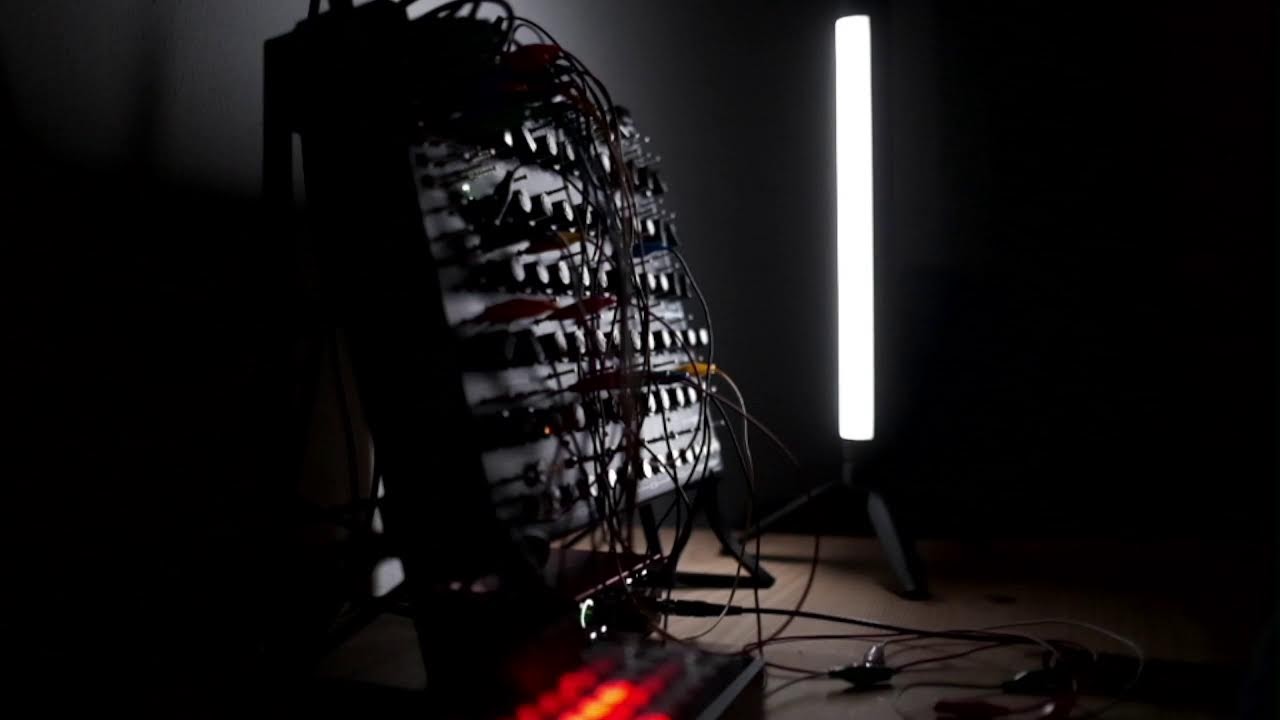 Pulsar 23 - Korg SQ1 - Live techno - 12