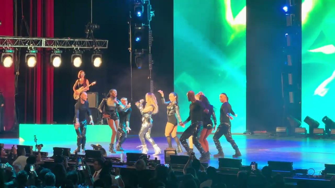 Comiéndome tus besos. Fey Hits Tour Auditorio Nacional