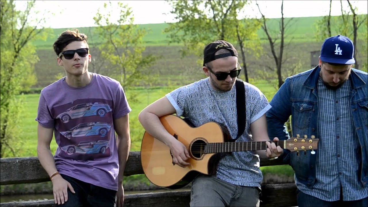 Just Try - jen tak vopřený na poli