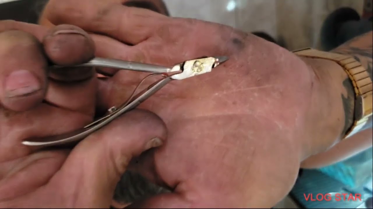 MOSTRANDO O ÂNGULO CERTO PARA UMA AFIAÇÃO PERFEITA
