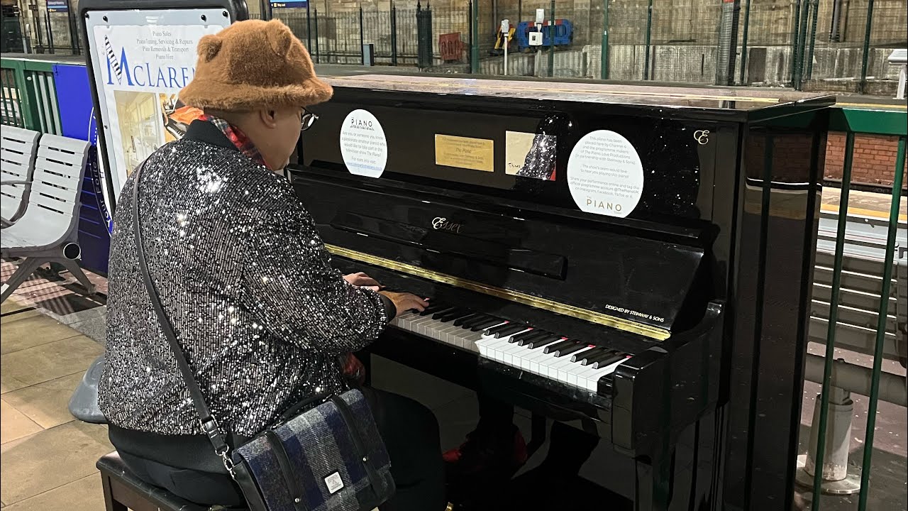 Marco Wong 2025 Chinese New Year Impromptu Recital @ Edinburgh Waverley Railway Station