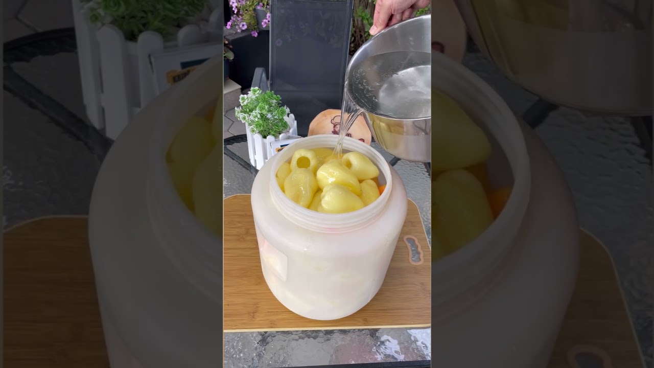 Speca turshi e p&euml;rv&euml;luar, me hudh&euml;r dhe majdanoz! kjo recet&euml; nuk deshton asnj&euml;her&euml;