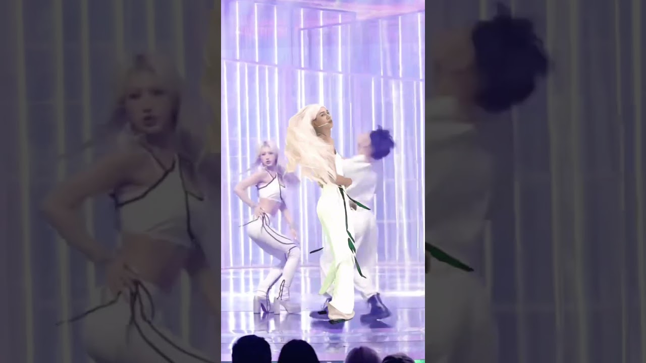 FAST FORWARD and SLOW BACKWARD💀🥹 #JEONSOMI #FASTFORWARD #fypシ゚viral #fypシ #kpop #xyzcba #fancam