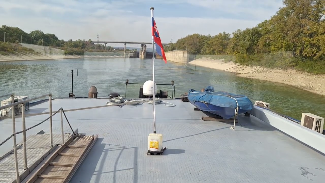 PLOVIDBA DUNAVOM PO MALOJ VODI