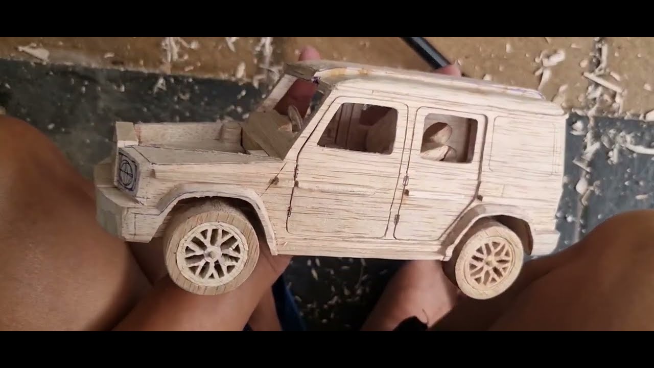 I made a wooden Mercedes AMG G63 
